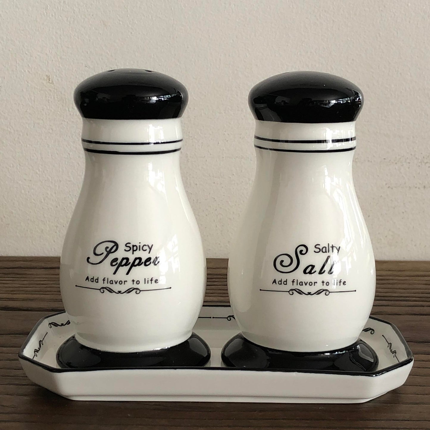 Salt & Pepper Black & White Set