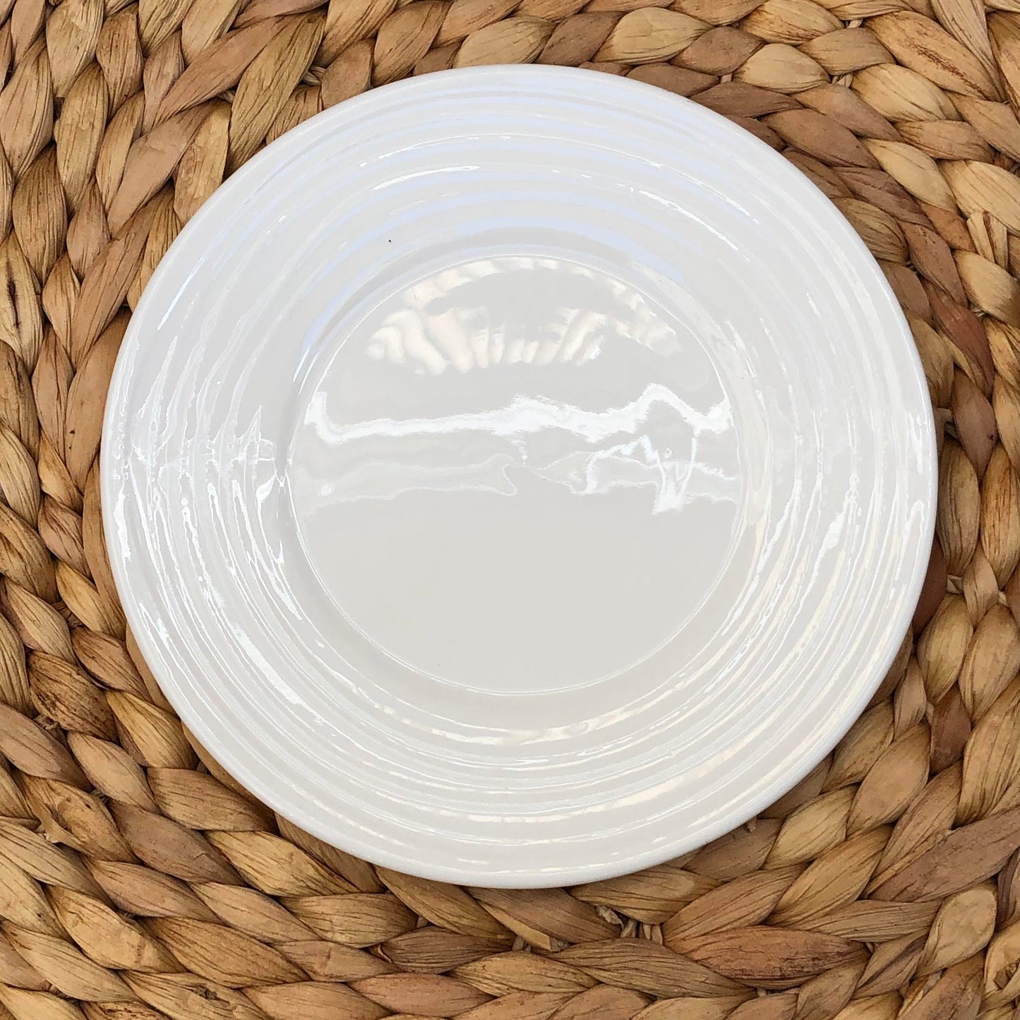 Max Plain White Ceramic Dinnerware Collection