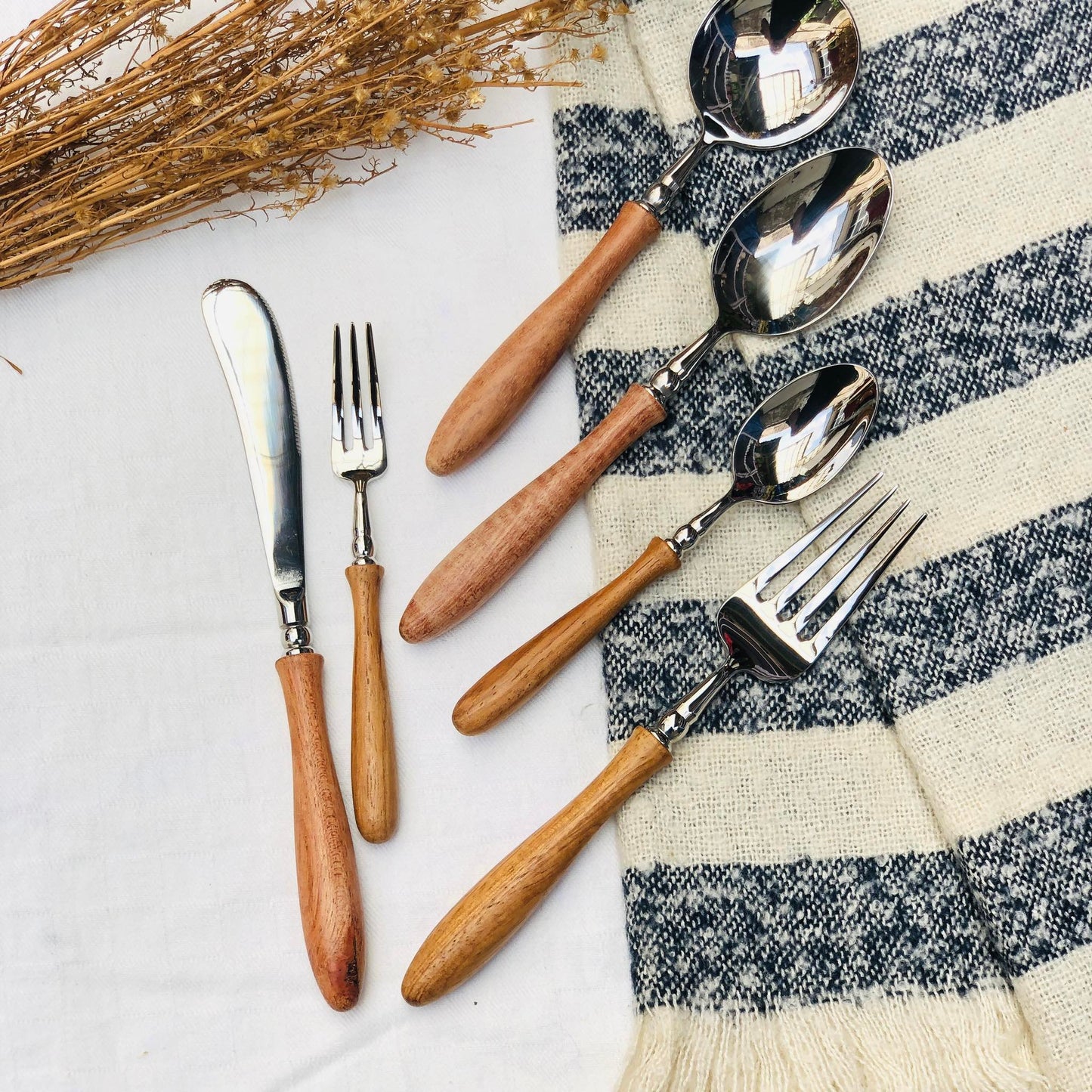 Doris 6 pcs Stainless Wooden Handle Cutlery Set
