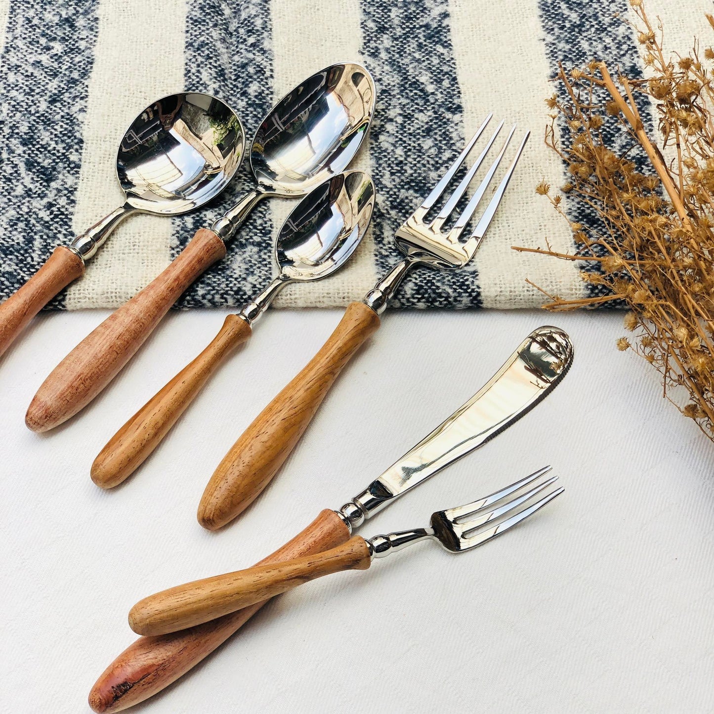 Doris 6 pcs Stainless Wooden Handle Cutlery Set