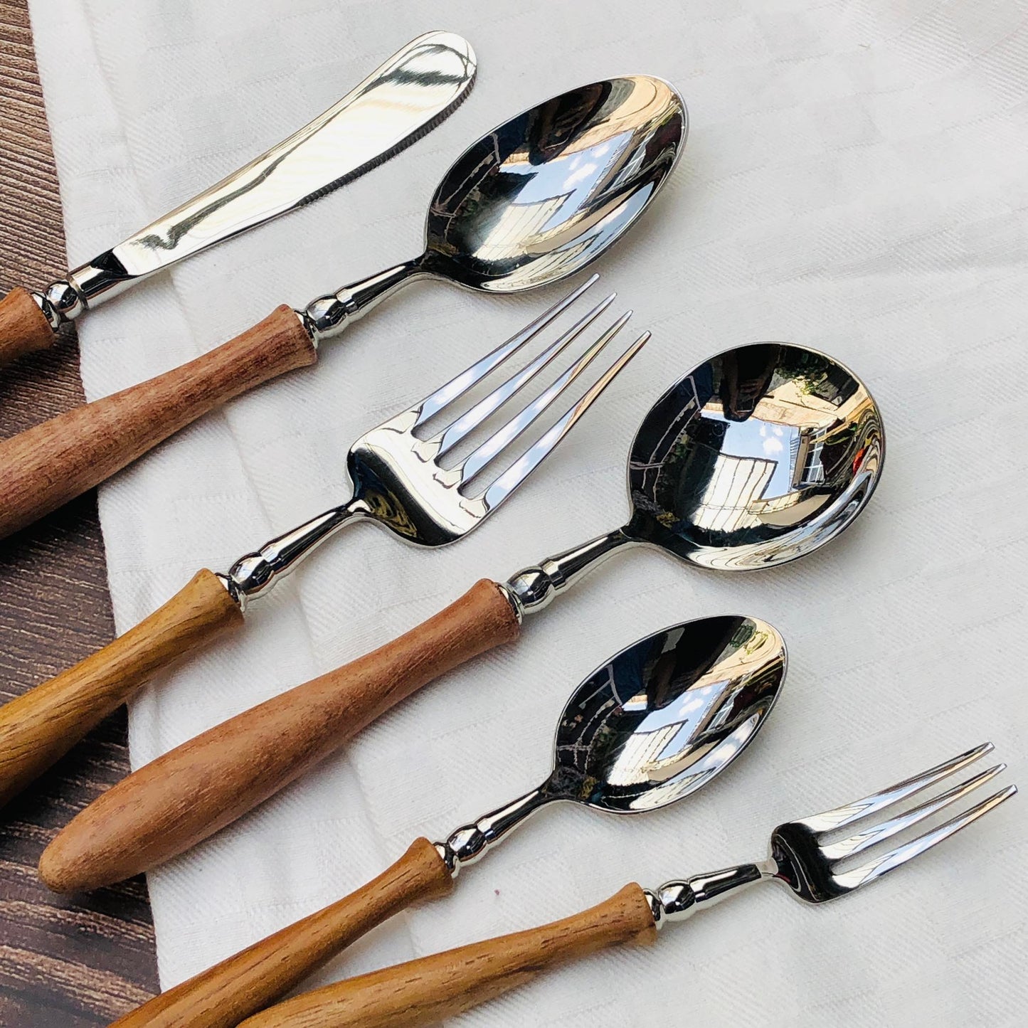 Doris 6 pcs Stainless Wooden Handle Cutlery Set