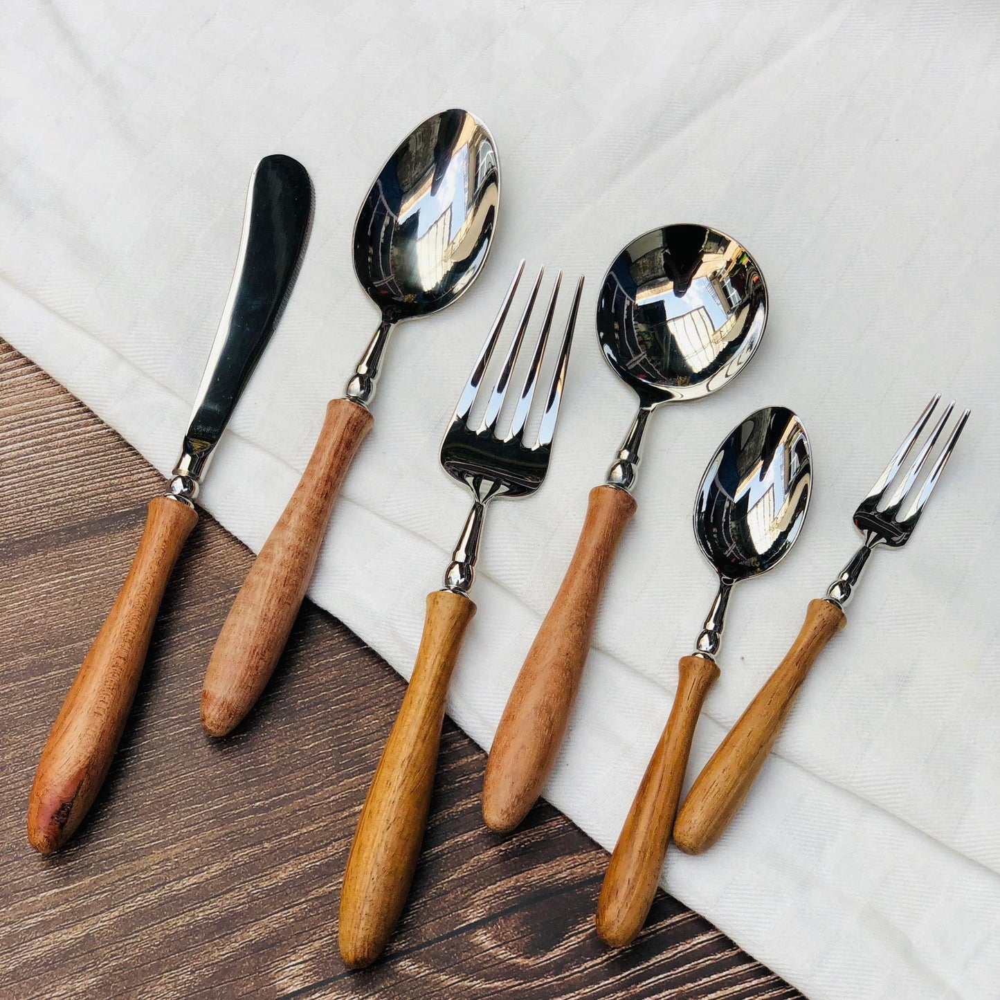 Doris 6 pcs Stainless Wooden Handle Cutlery Set