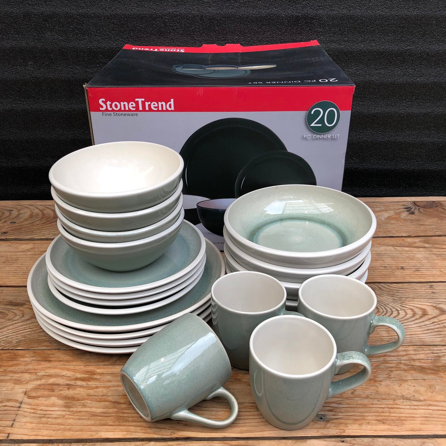 Lucas 20 Piece Set Fine Stoneware Plate