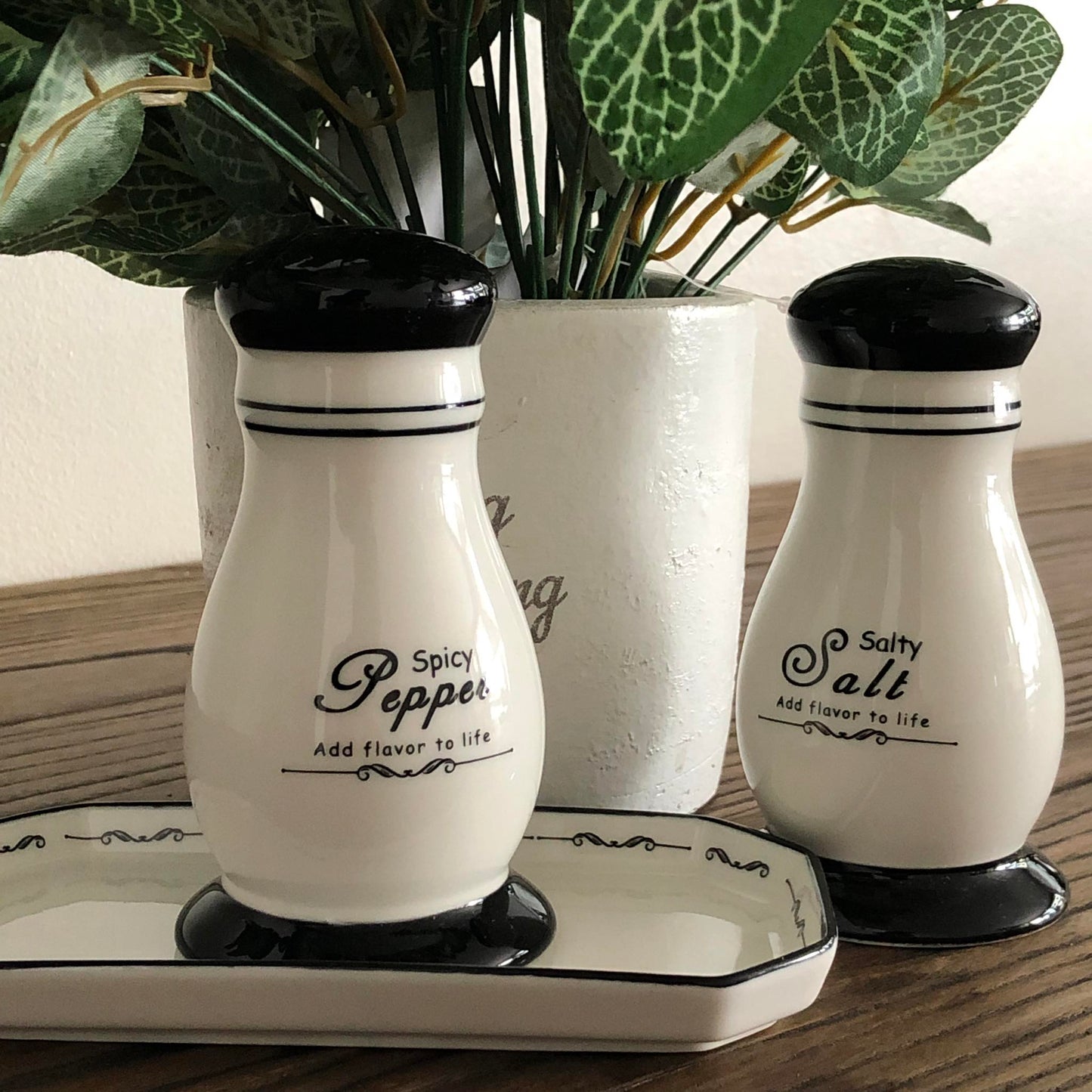Salt & Pepper Black & White Set