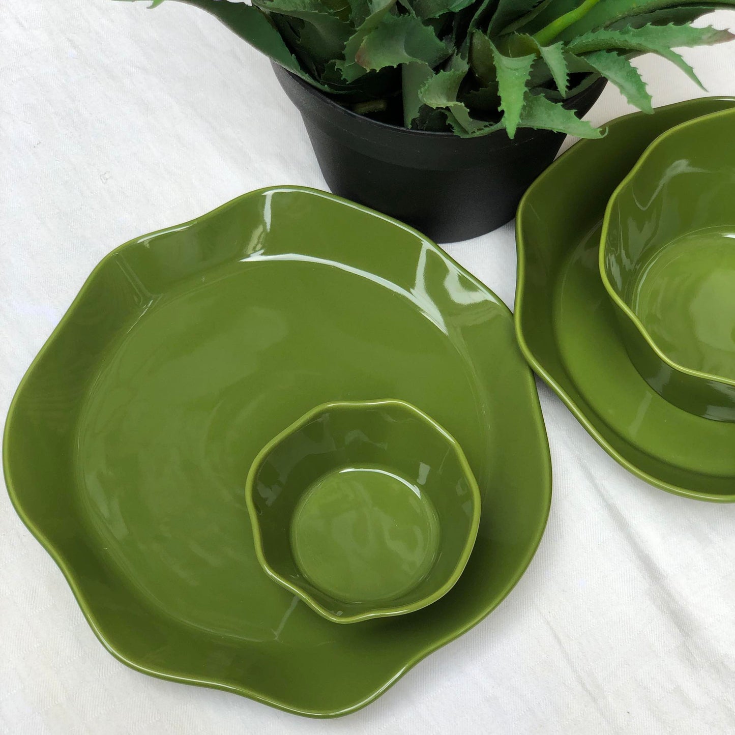 Lori Plate 10.75 Lori Plate 9x2 Lori Bowl 5.75x3.25 Lori Bowl 4x2