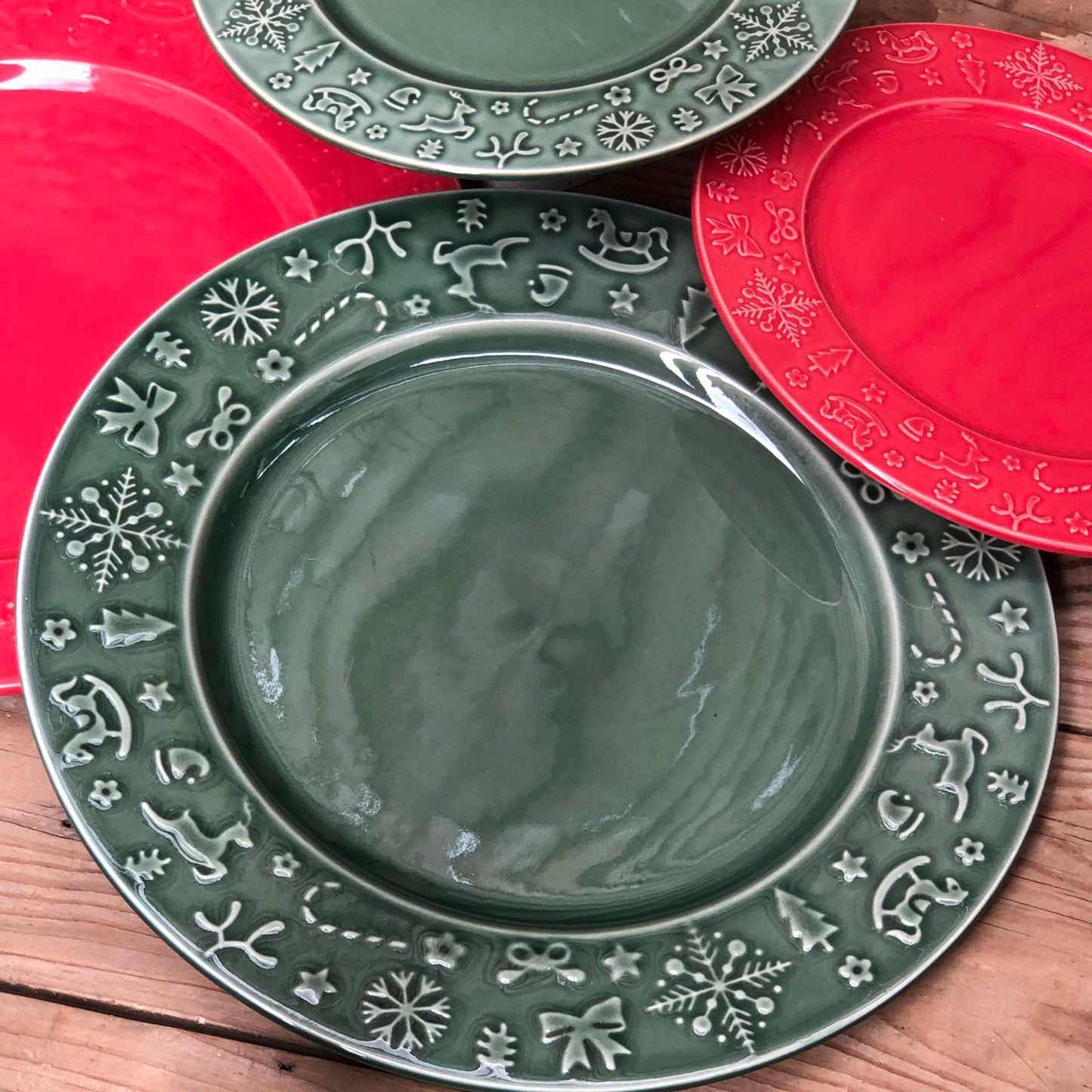 Sparkle and Perky Ceramic Dinnerware Collection