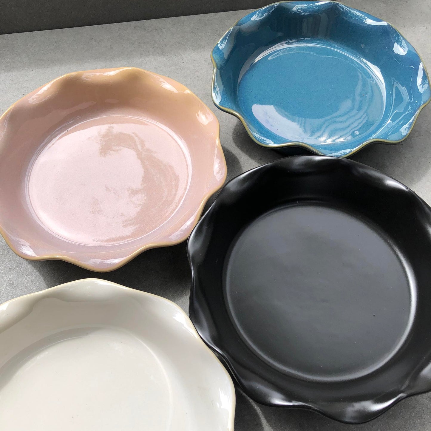 MURADITOHOME Abigail Ceramic Dinnerware Collection