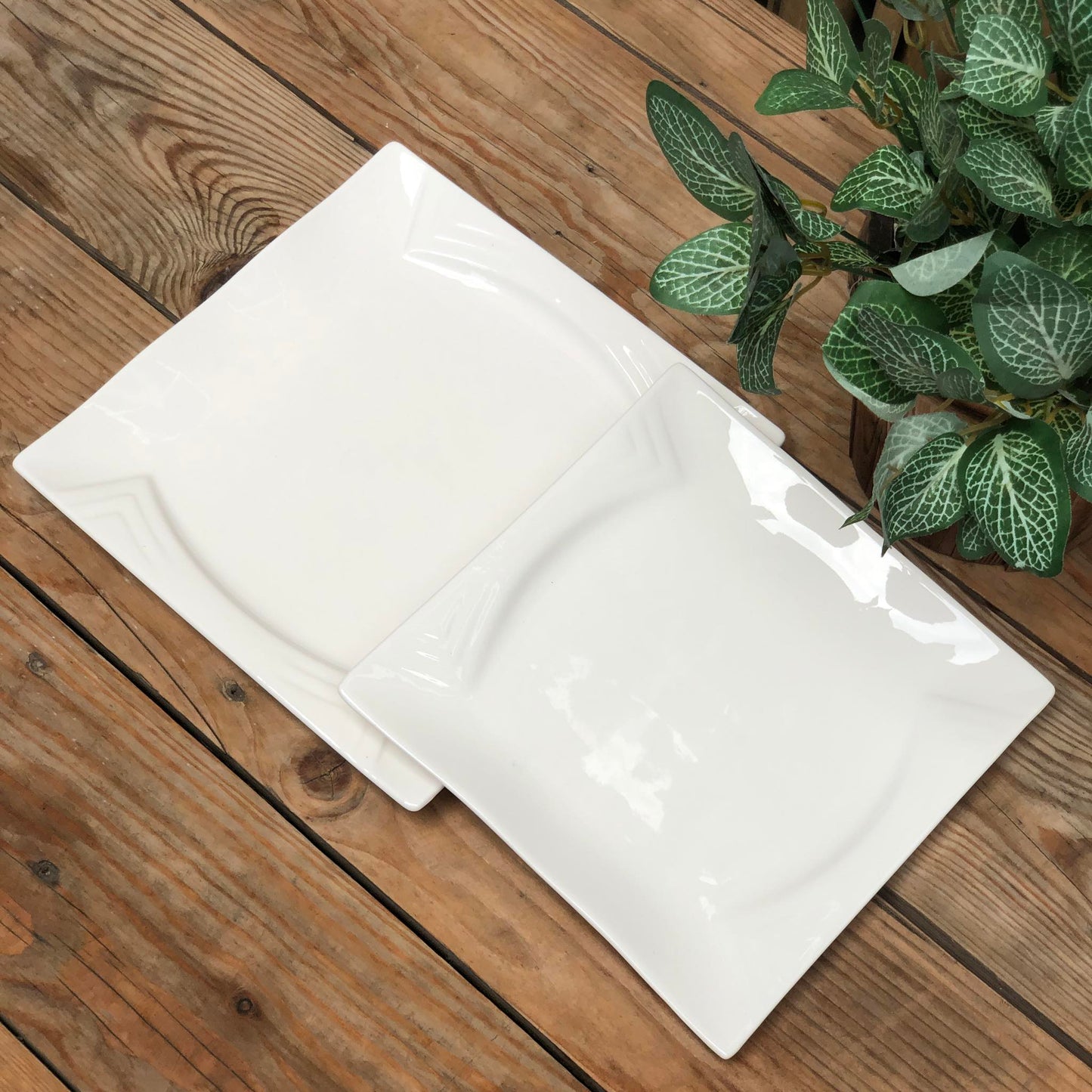 Embossed Porcelain Square Plate