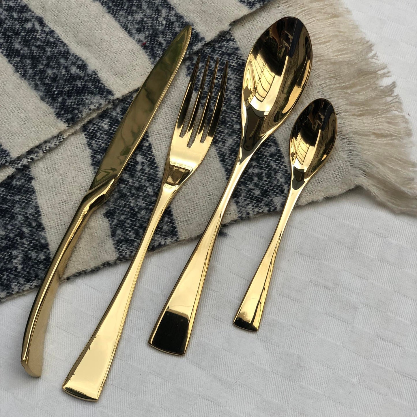 Greta 4 pcs Matte Polish Cutlery Set ( Spoon, Fork, Knife & Teaspoon )