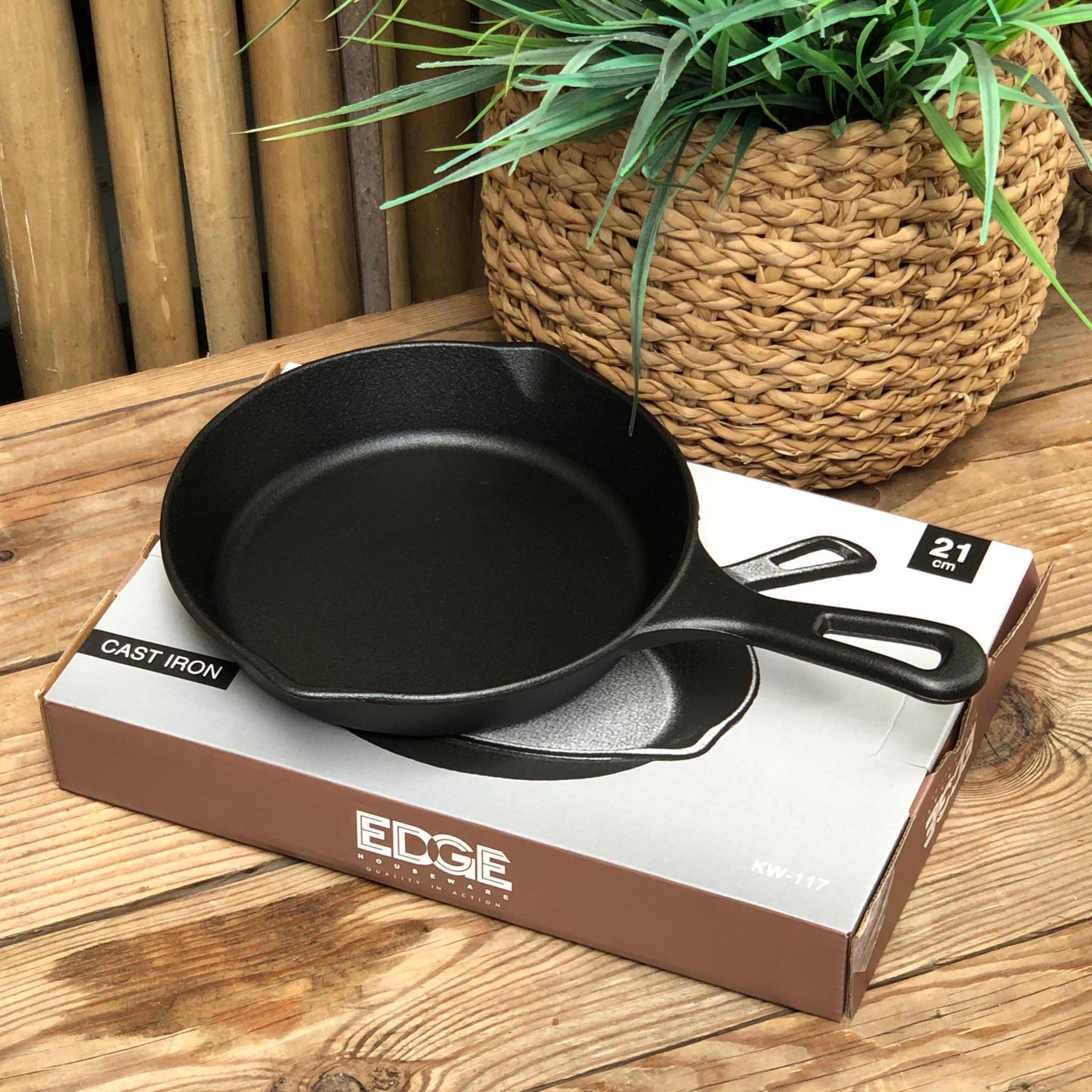 Sizzling Plate Round with Wood Holder 8.75 inch