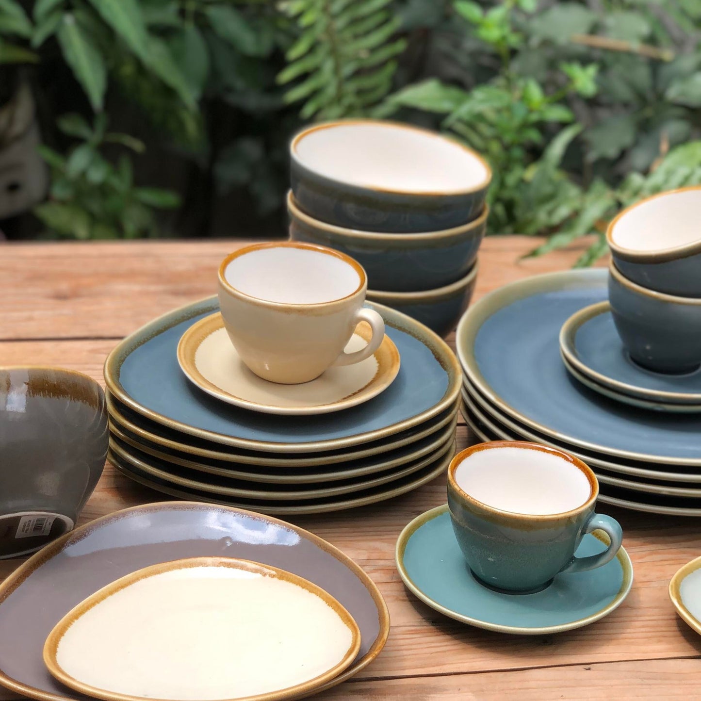 Maika Dinnerware Plate Collection