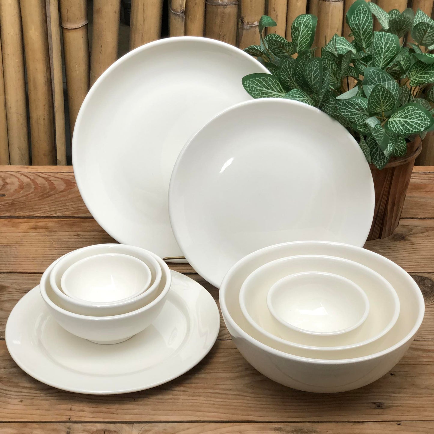 Round Plain White Ceramic Dinnerware Collection