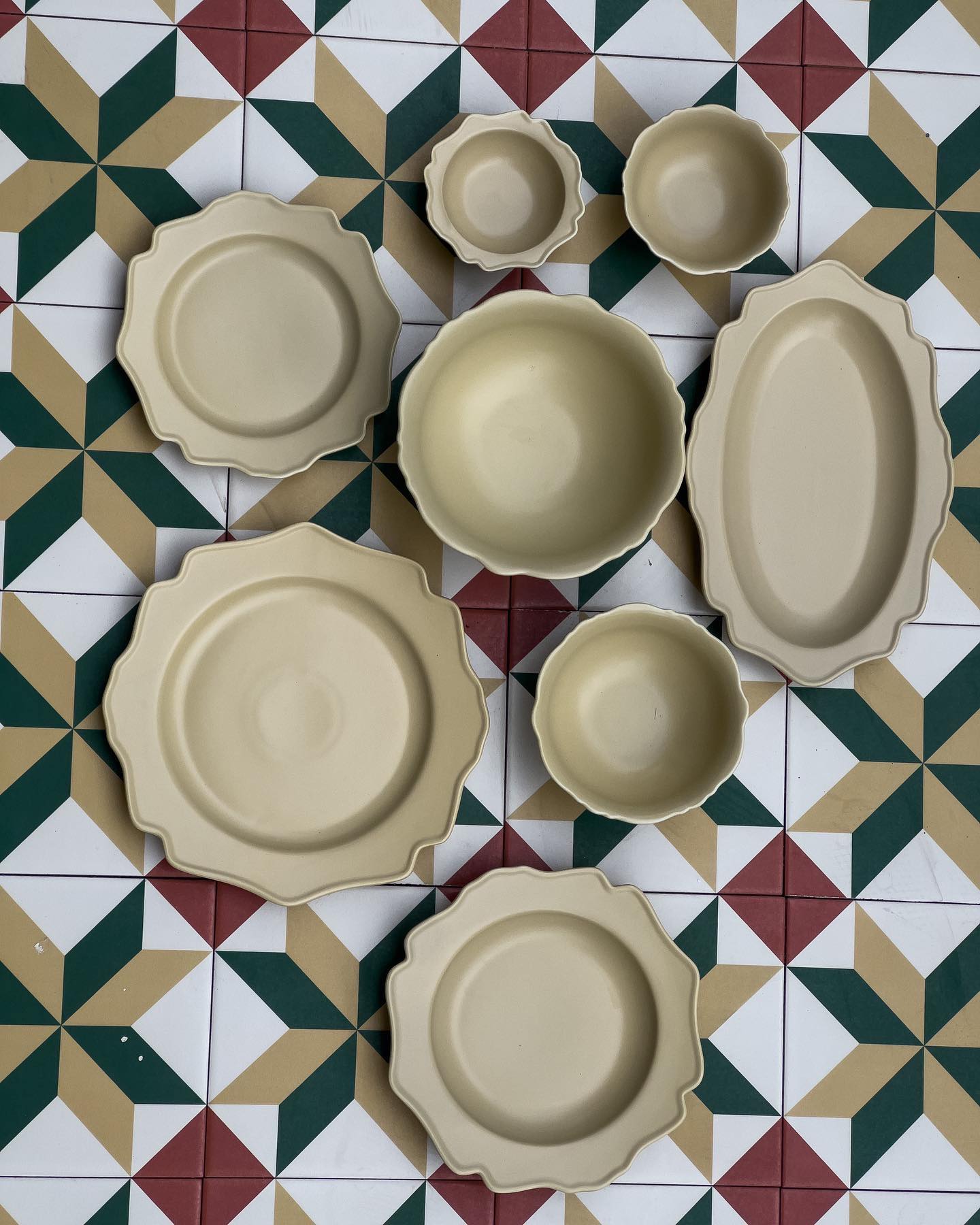 Veronica Beige Ceramic Plate