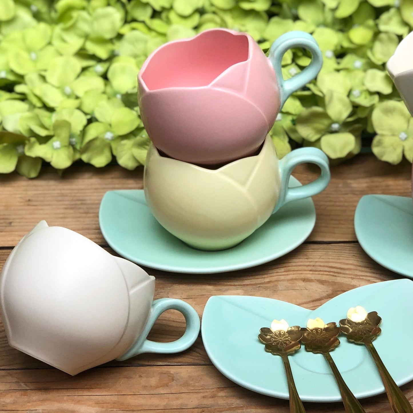 Maria Ceramic Teacup with Teaspoon 340 ml & 350 ml