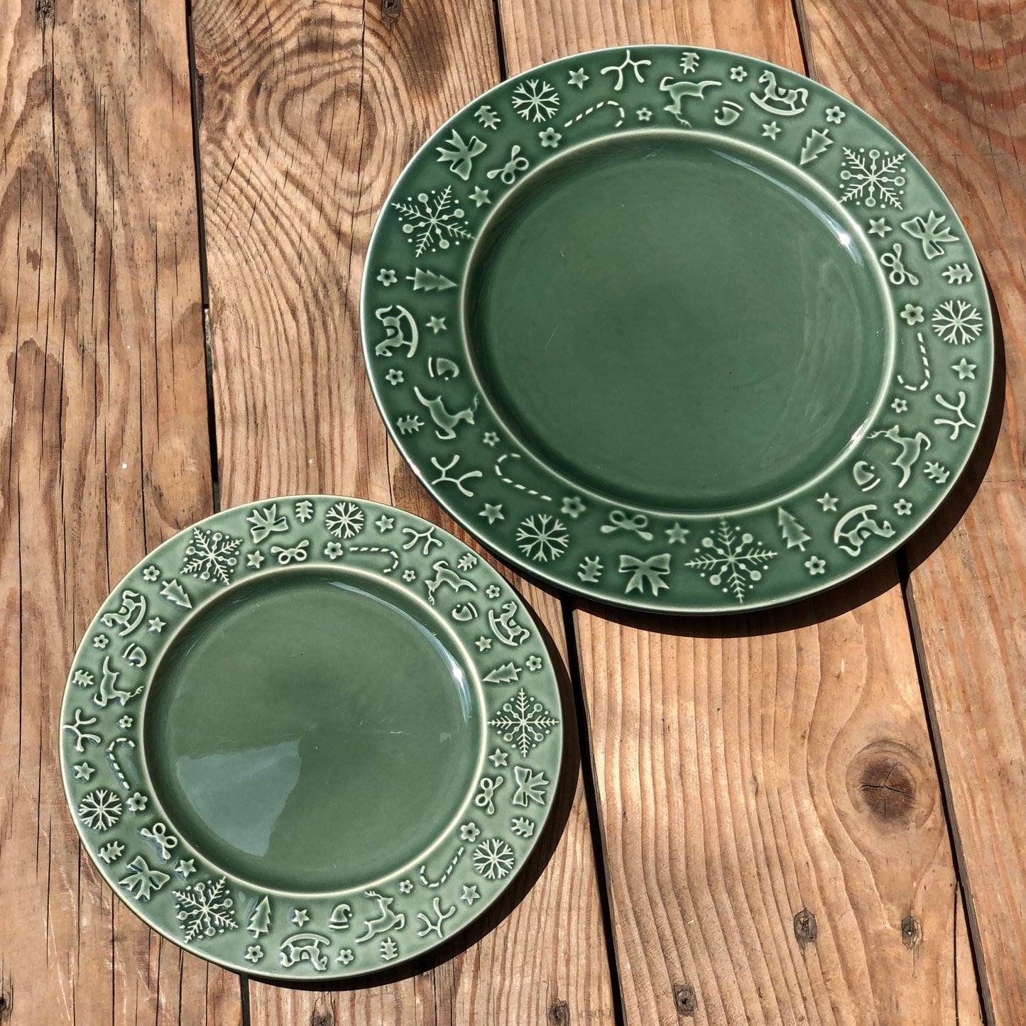 Sparkle and Perky Ceramic Dinnerware Collection
