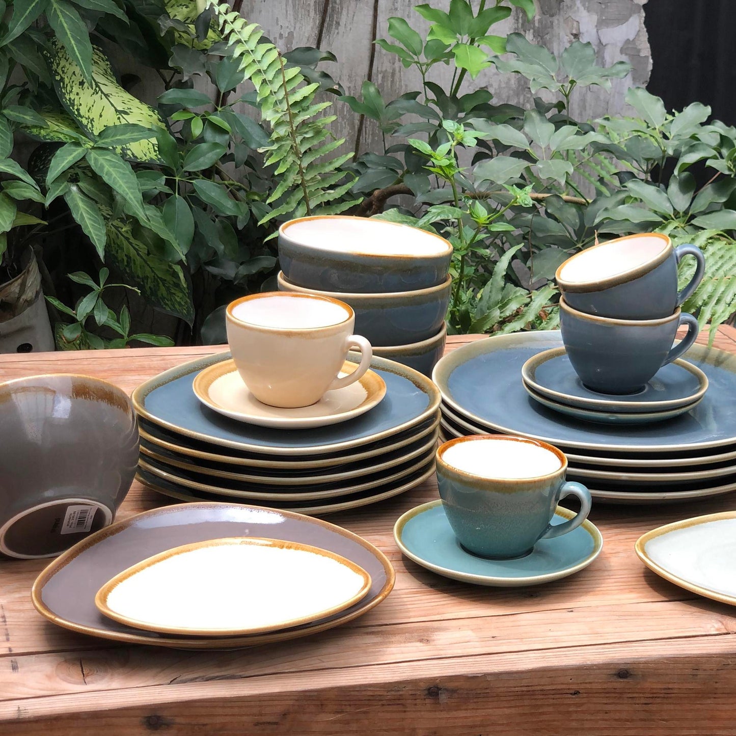 Maika Dinnerware Plate Collection