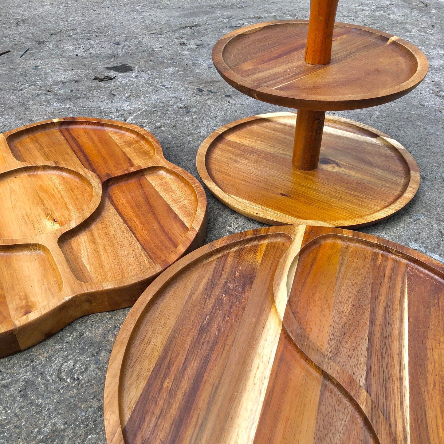 MURADITOHOME Wooden Tier & Serving Tray