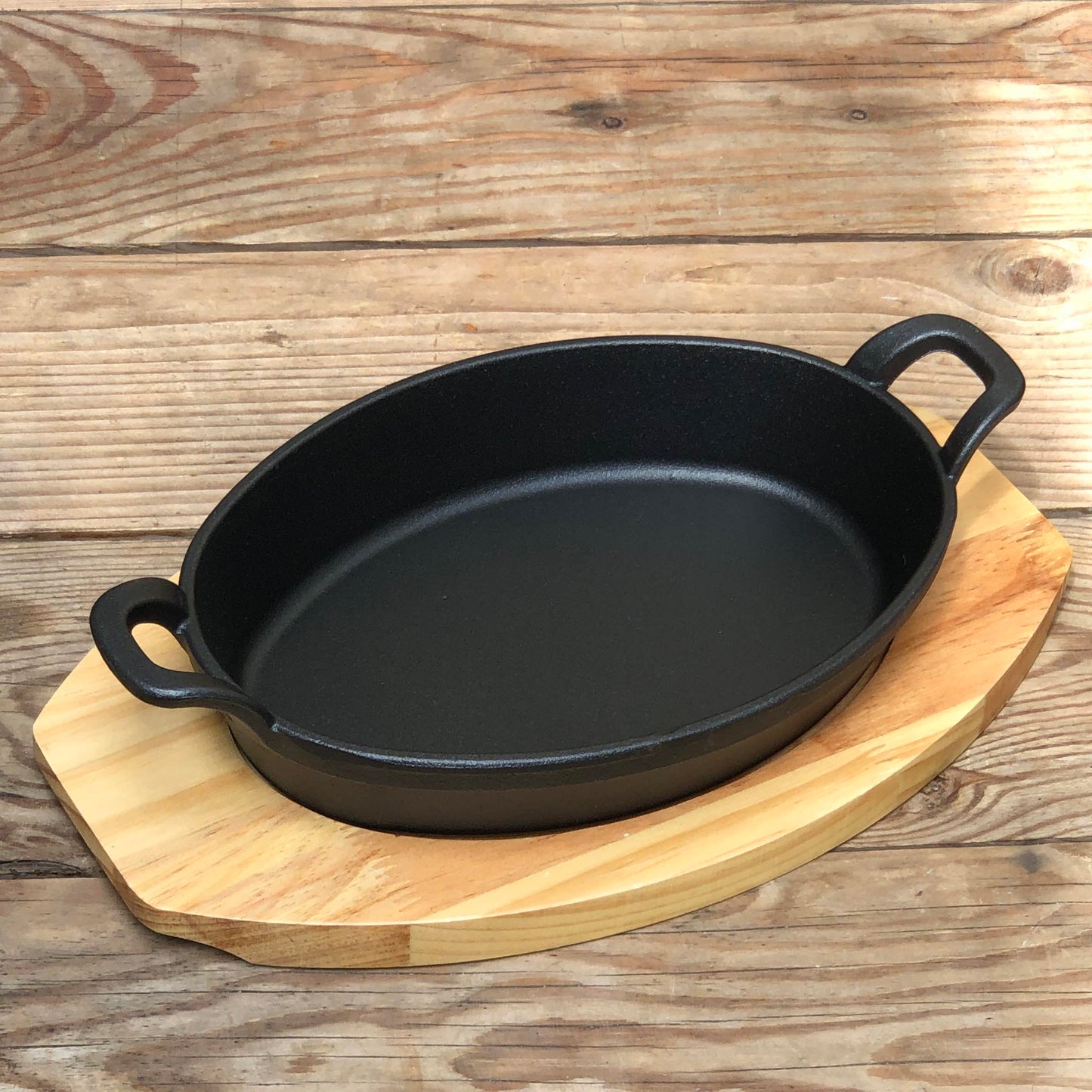 Oval Sizzling Plate with Wood Holder