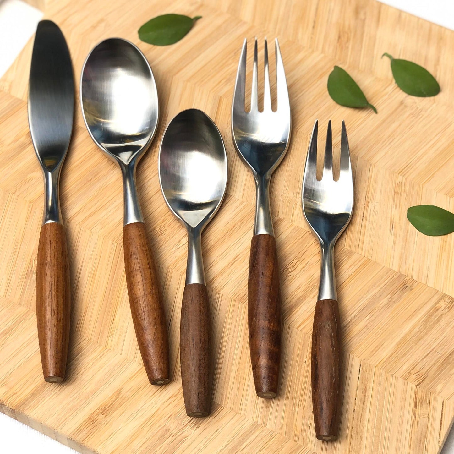 Sean 5 pcs Stainless Wooden Handle Cutlery Set( Dinner Knife, Spoon, Fork, Small Spoon,& Small Fork)