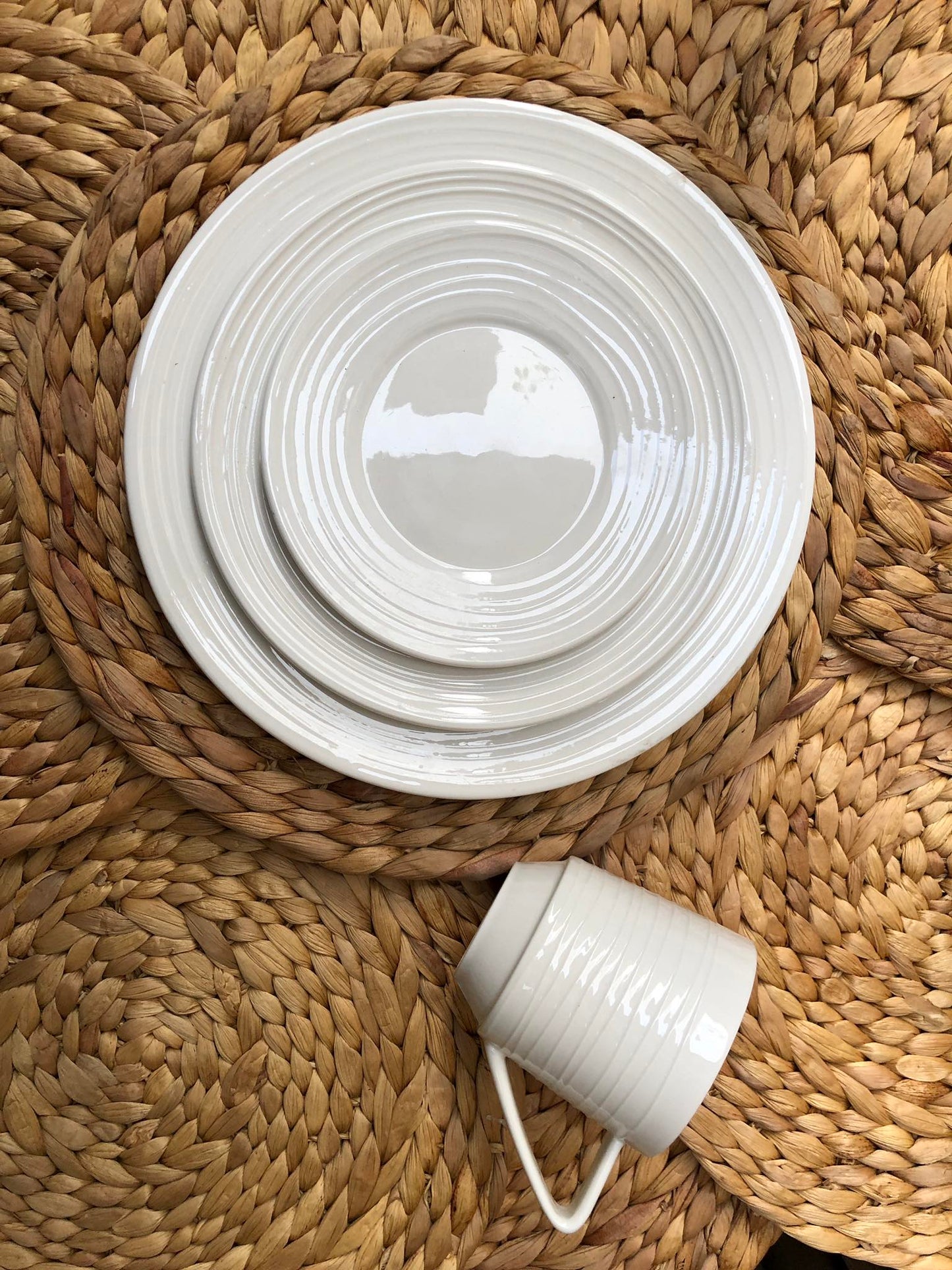 Max Plain White Ceramic Dinnerware Collection