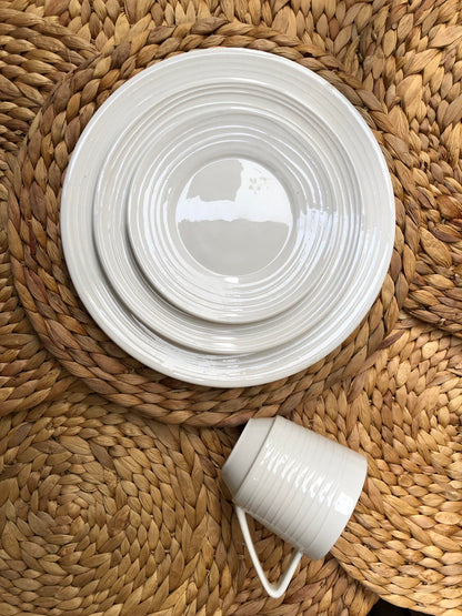 Max Plain White Ceramic Dinnerware Collection