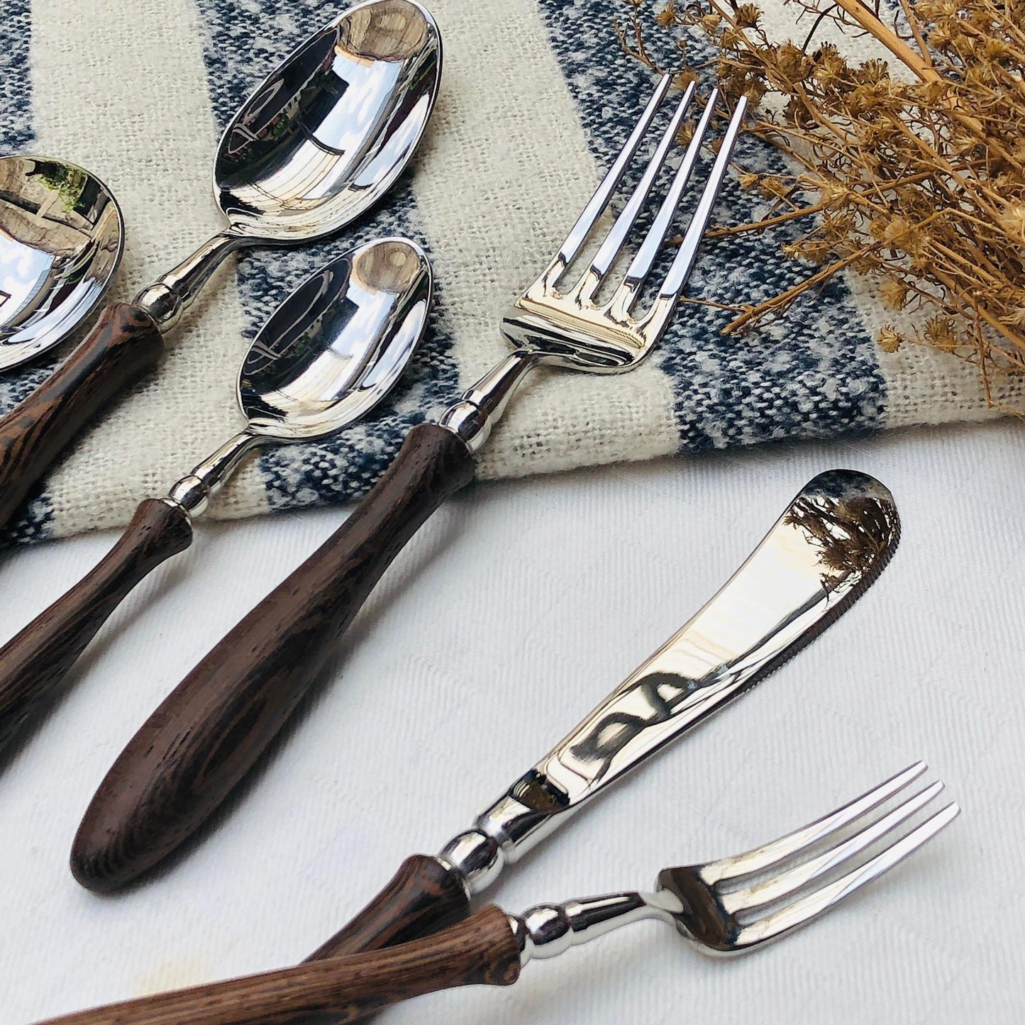 Davis 6 pcs Stainless Wooden Handle Cutlery Set