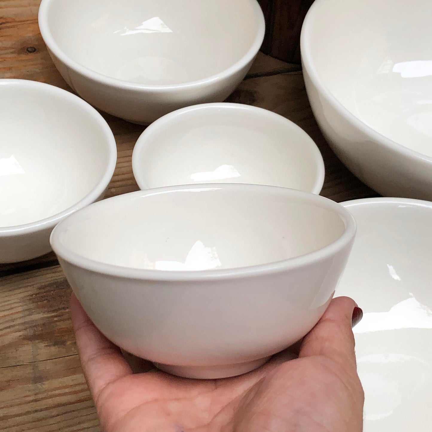 Round Plain White Ceramic Dinnerware Collection