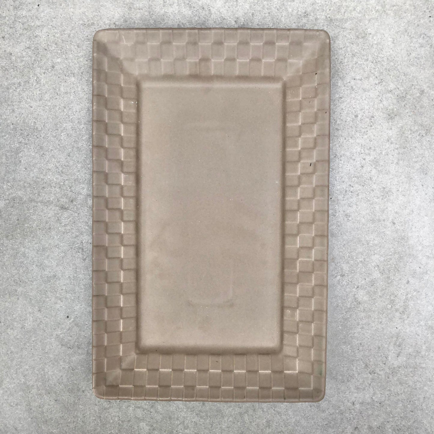 MURADITOHOME Checkered Grey Rectangular Plate 12.5x8 inch