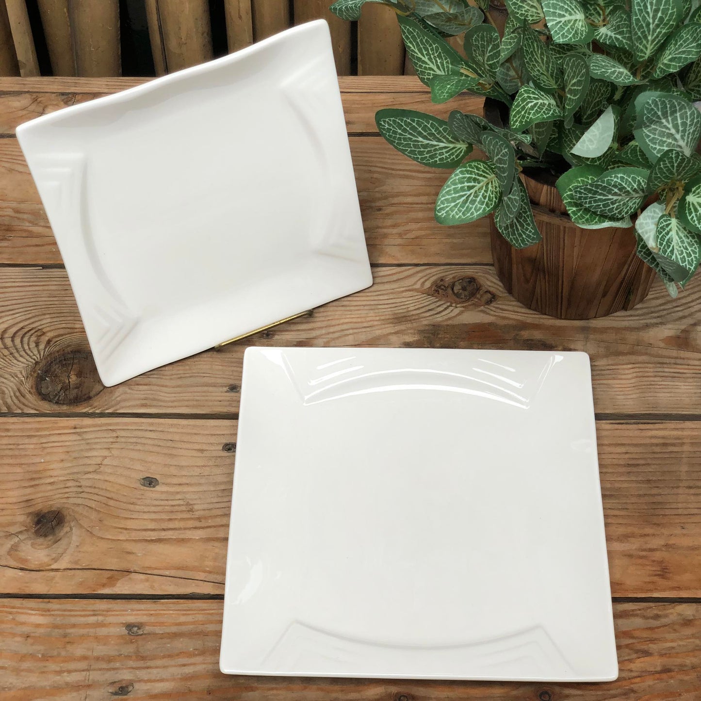 Embossed Porcelain Square Plate