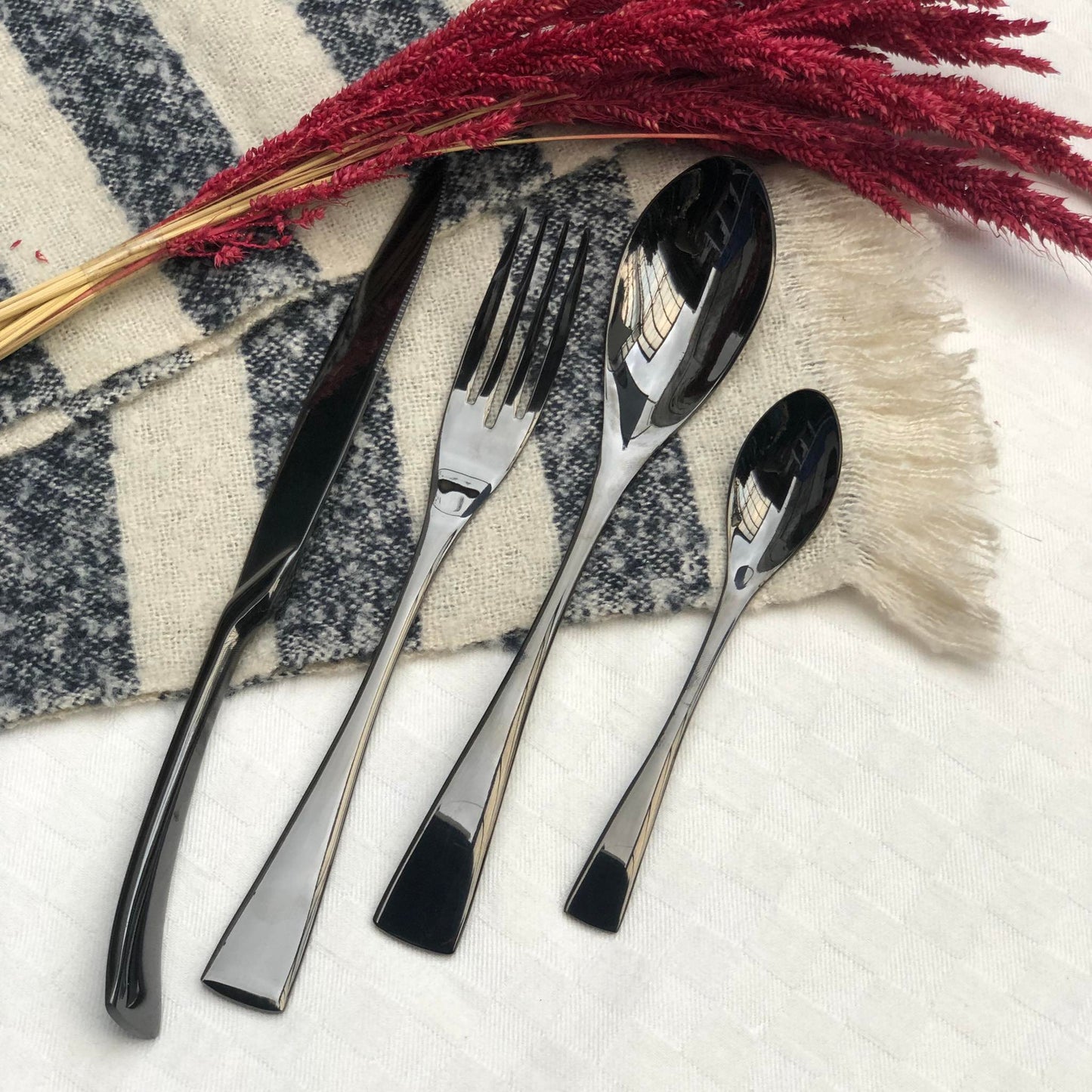 Greta 4 pcs Matte Polish Cutlery Set ( Spoon, Fork, Knife & Teaspoon )