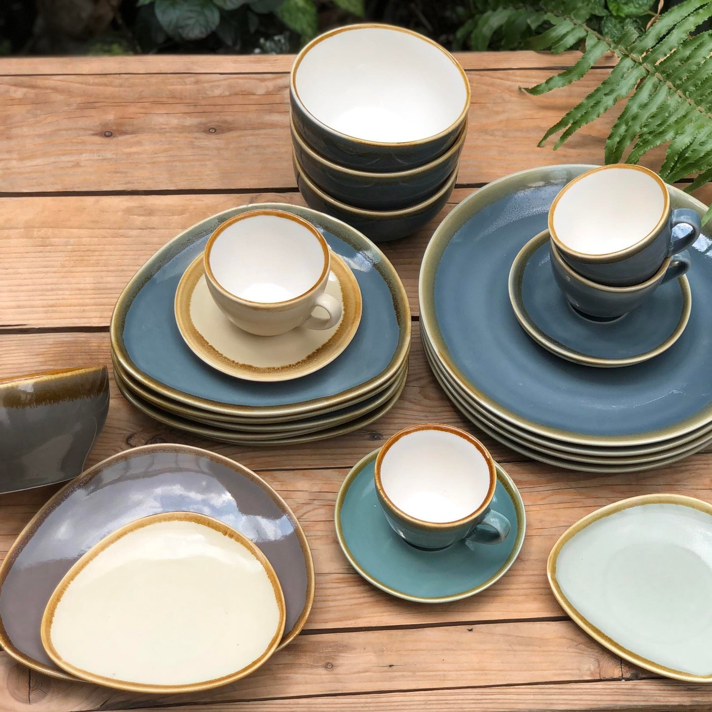 Maika Dinnerware Plate Collection