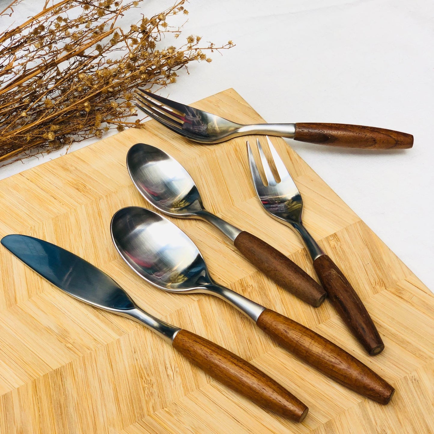 Sean 5 pcs Stainless Wooden Handle Cutlery Set( Dinner Knife, Spoon, Fork, Small Spoon,& Small Fork)