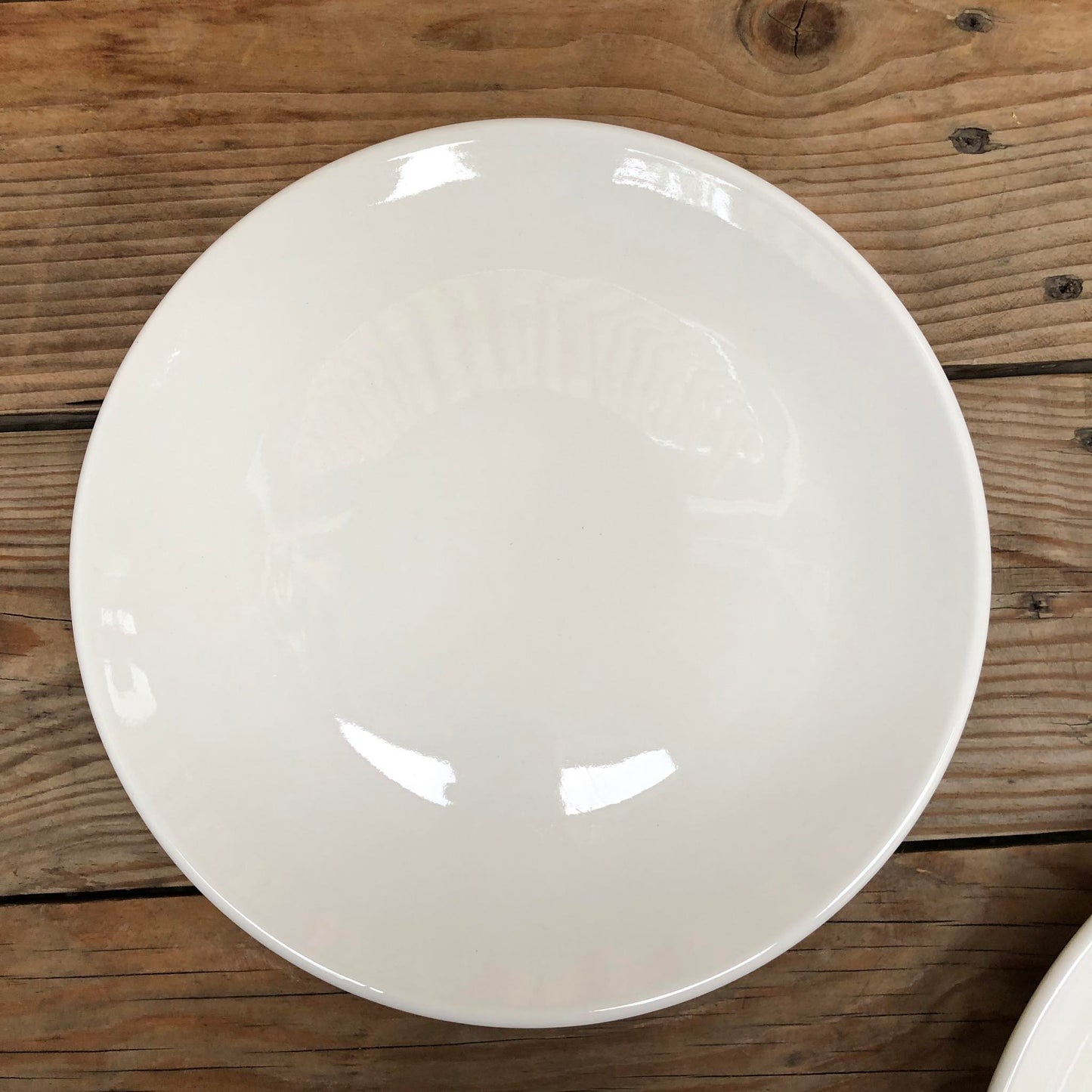 Round Plain White Ceramic Dinnerware Collection