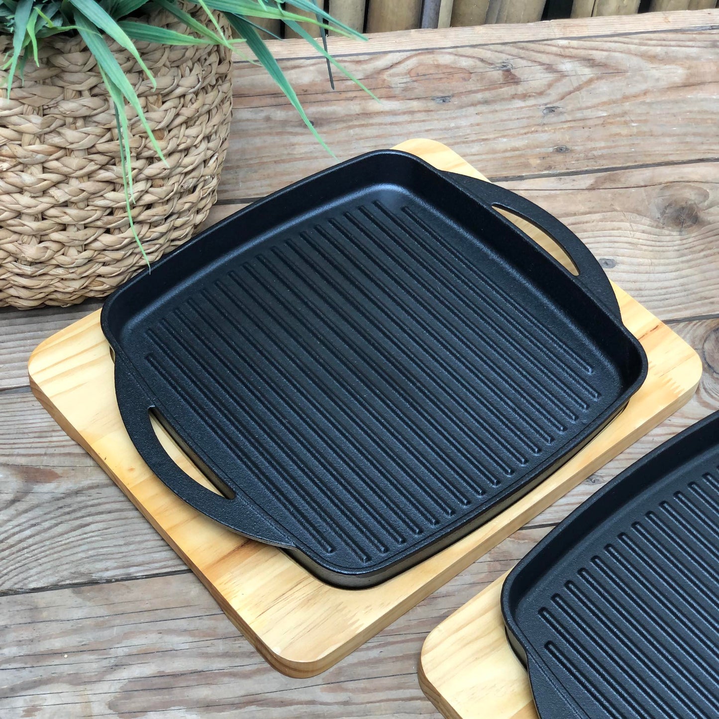 Square Grill Pan with Wood Holder 10 inch