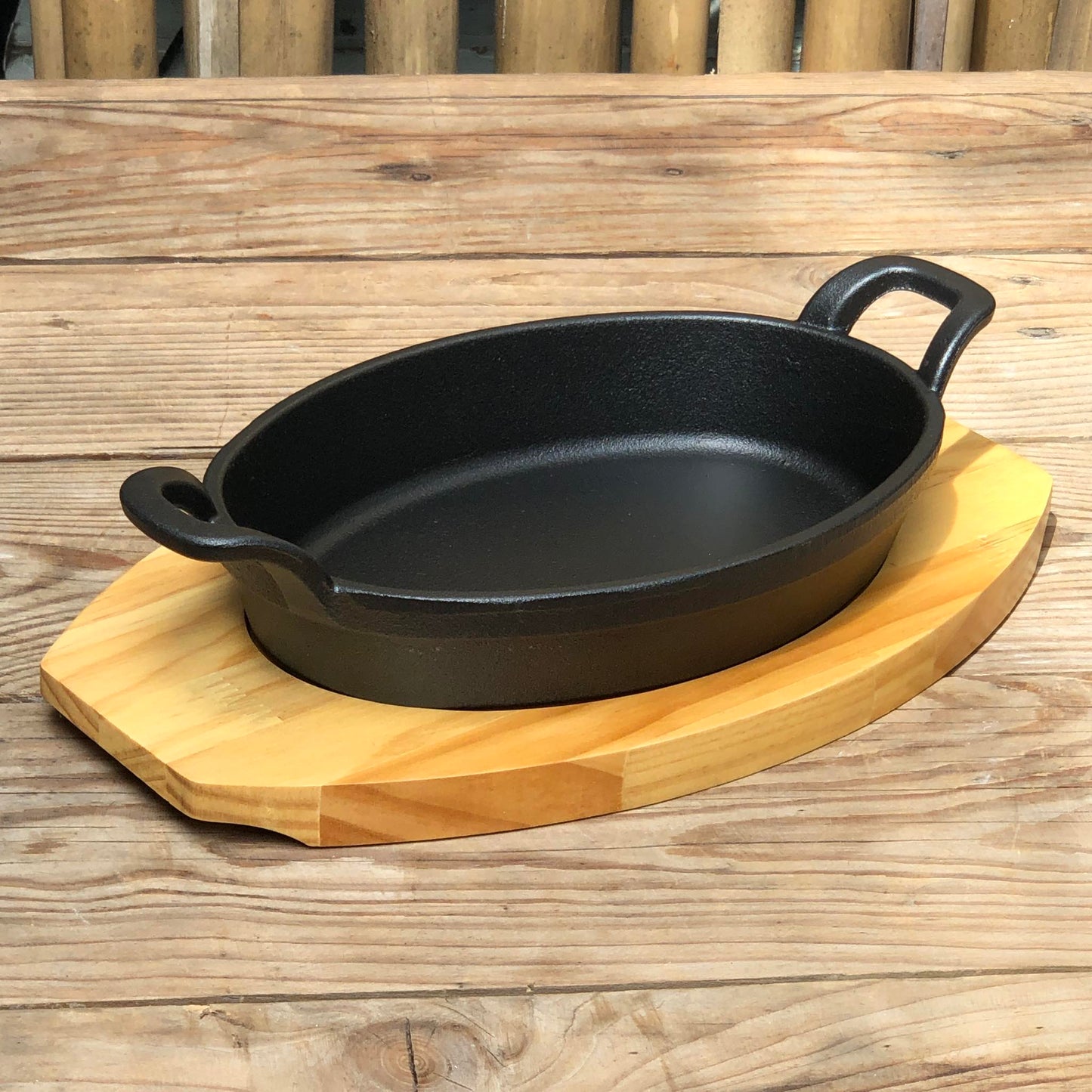 Oval Sizzling Plate with Wood Holder