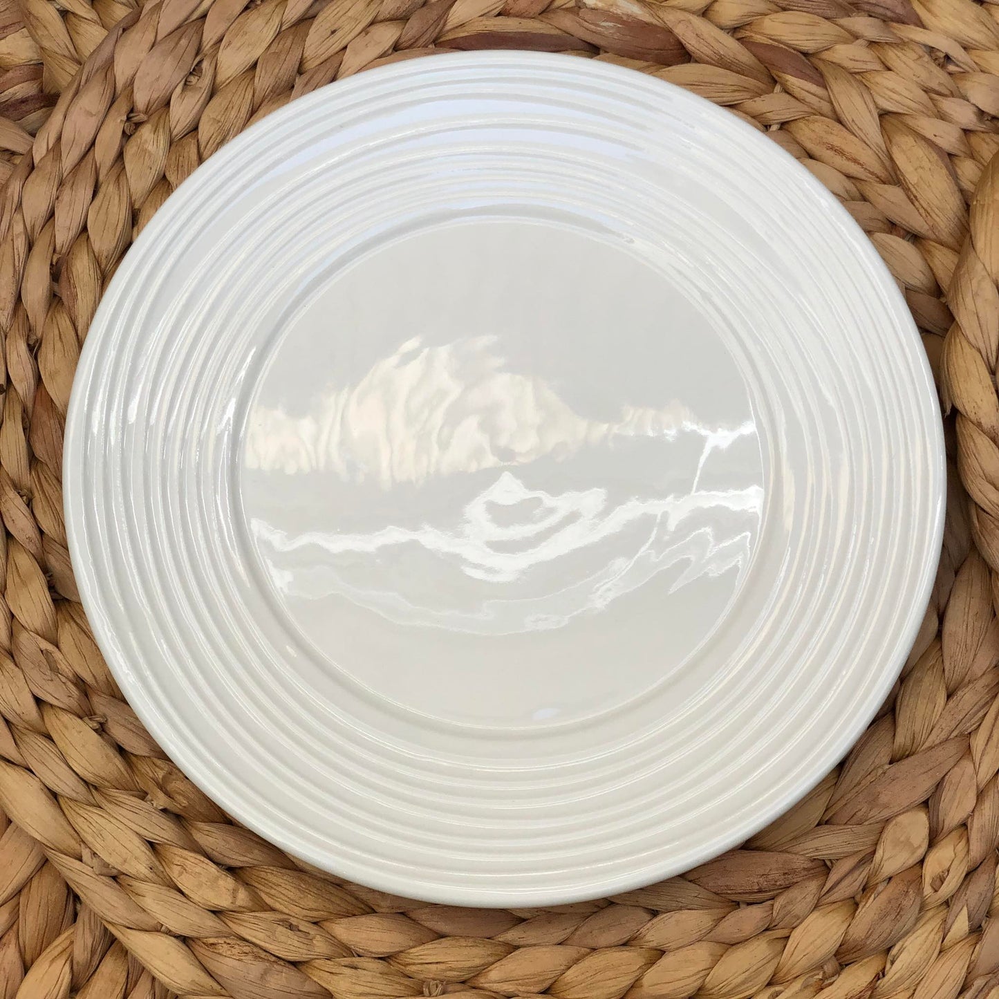 Max Plain White Ceramic Dinnerware Collection