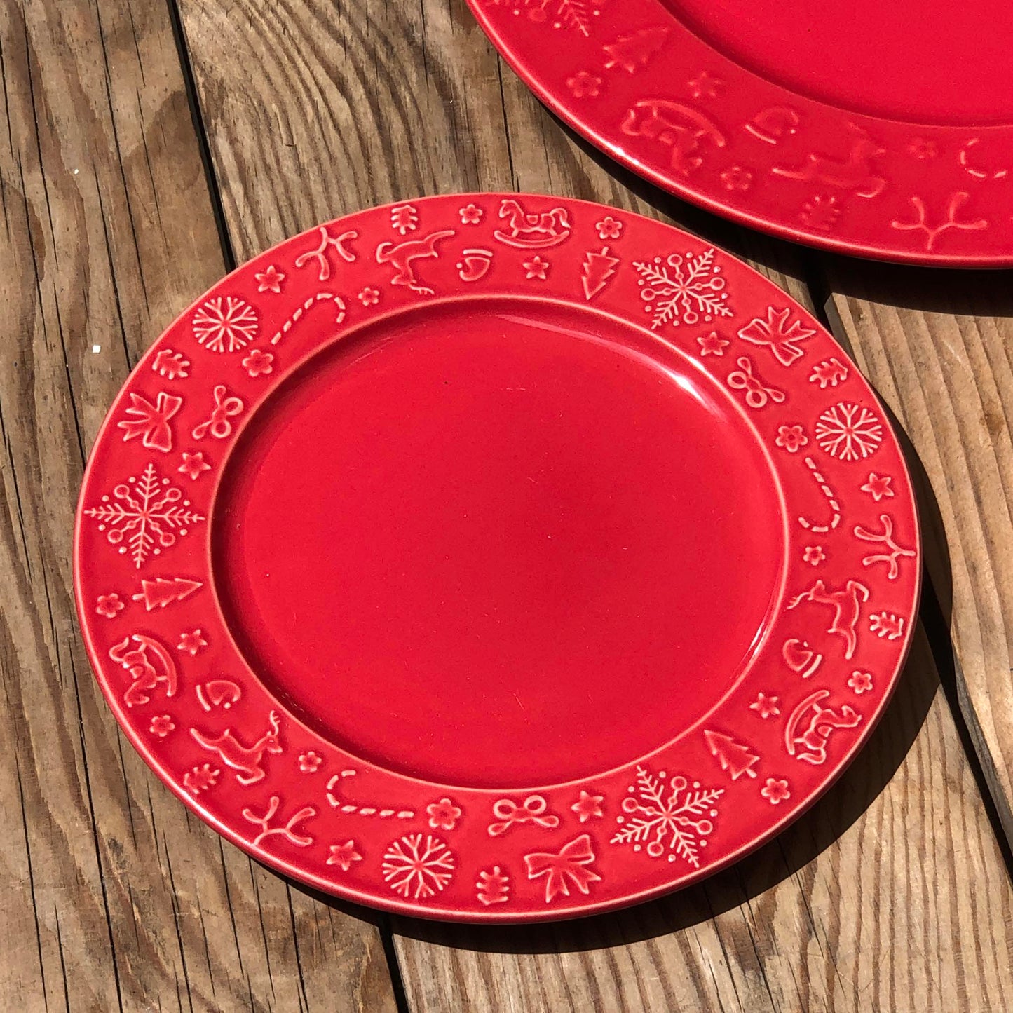 Sparkle and Perky Ceramic Dinnerware Collection