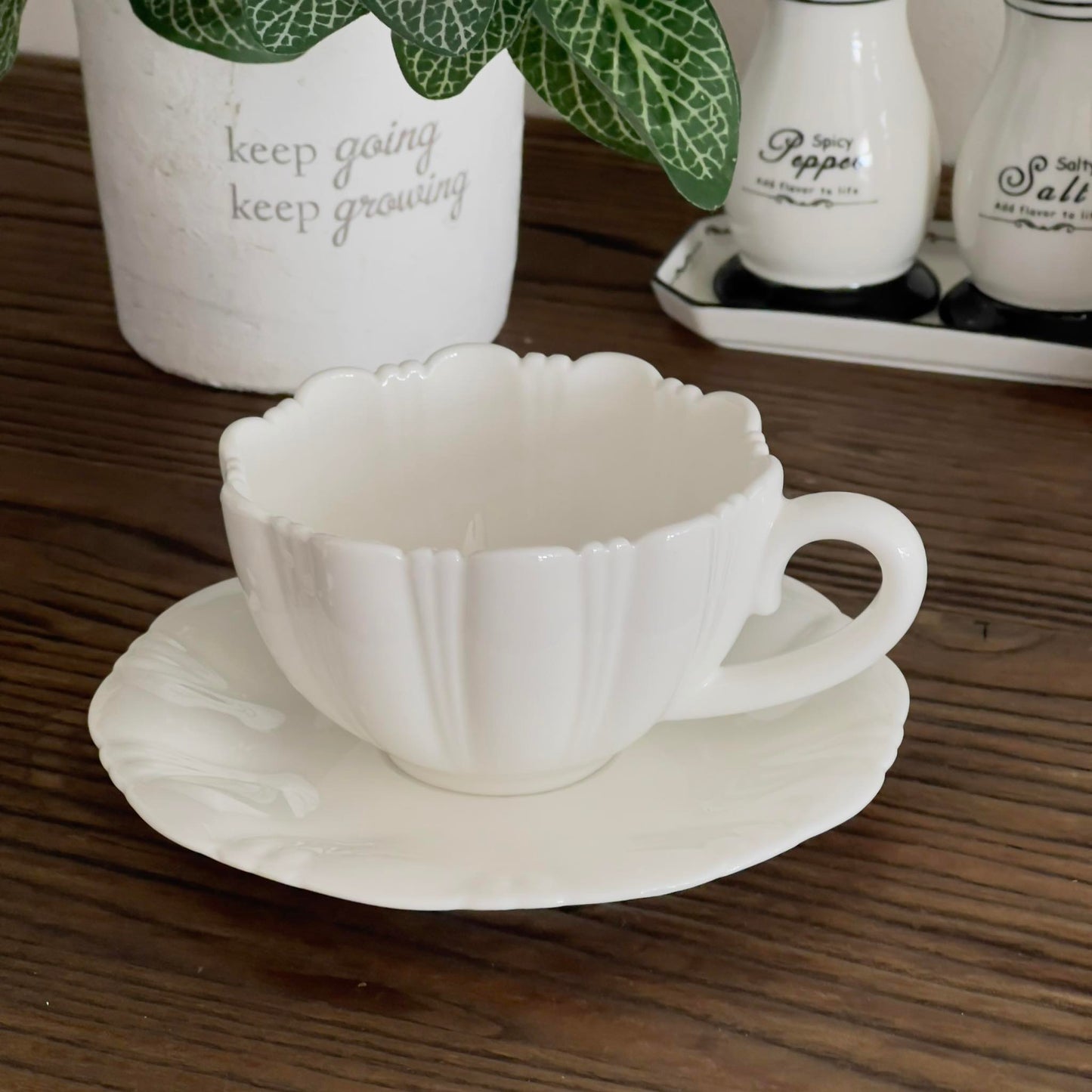 Elizabeth Teacup Ceramic Collection