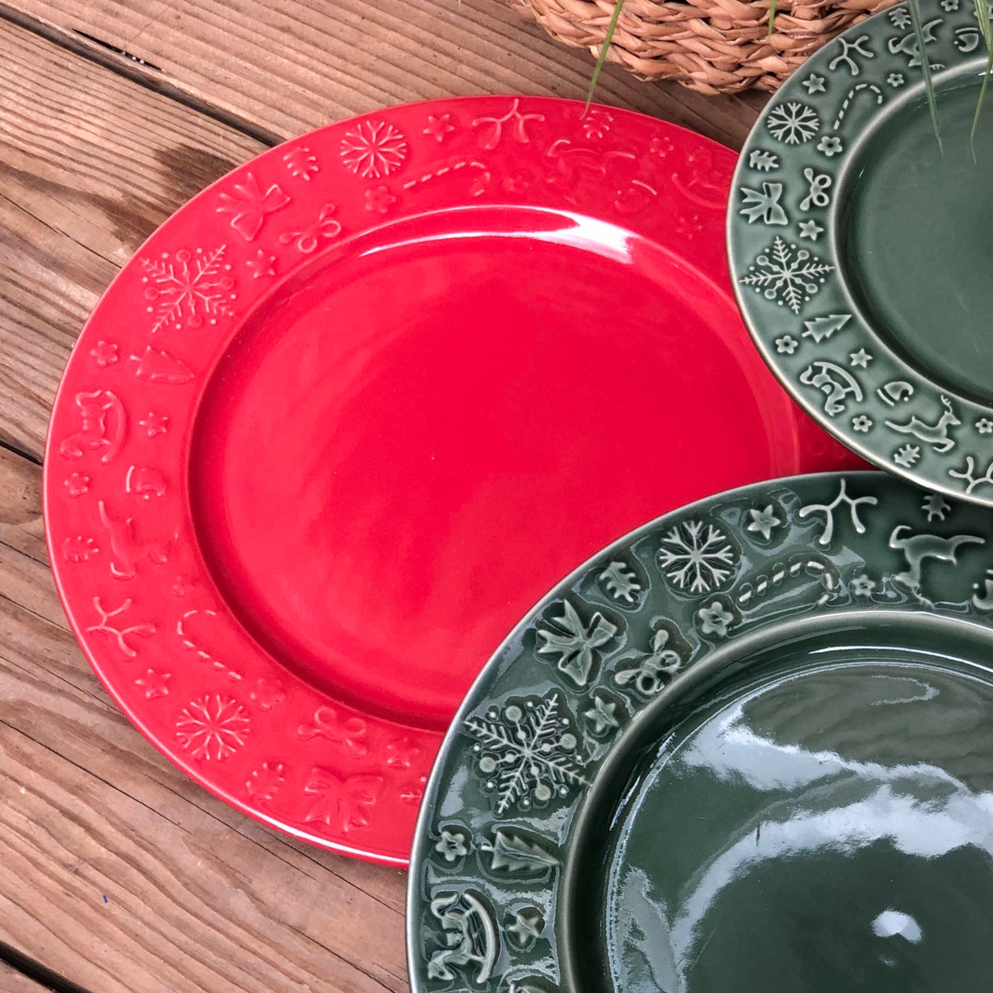 Sparkle and Perky Ceramic Dinnerware Collection
