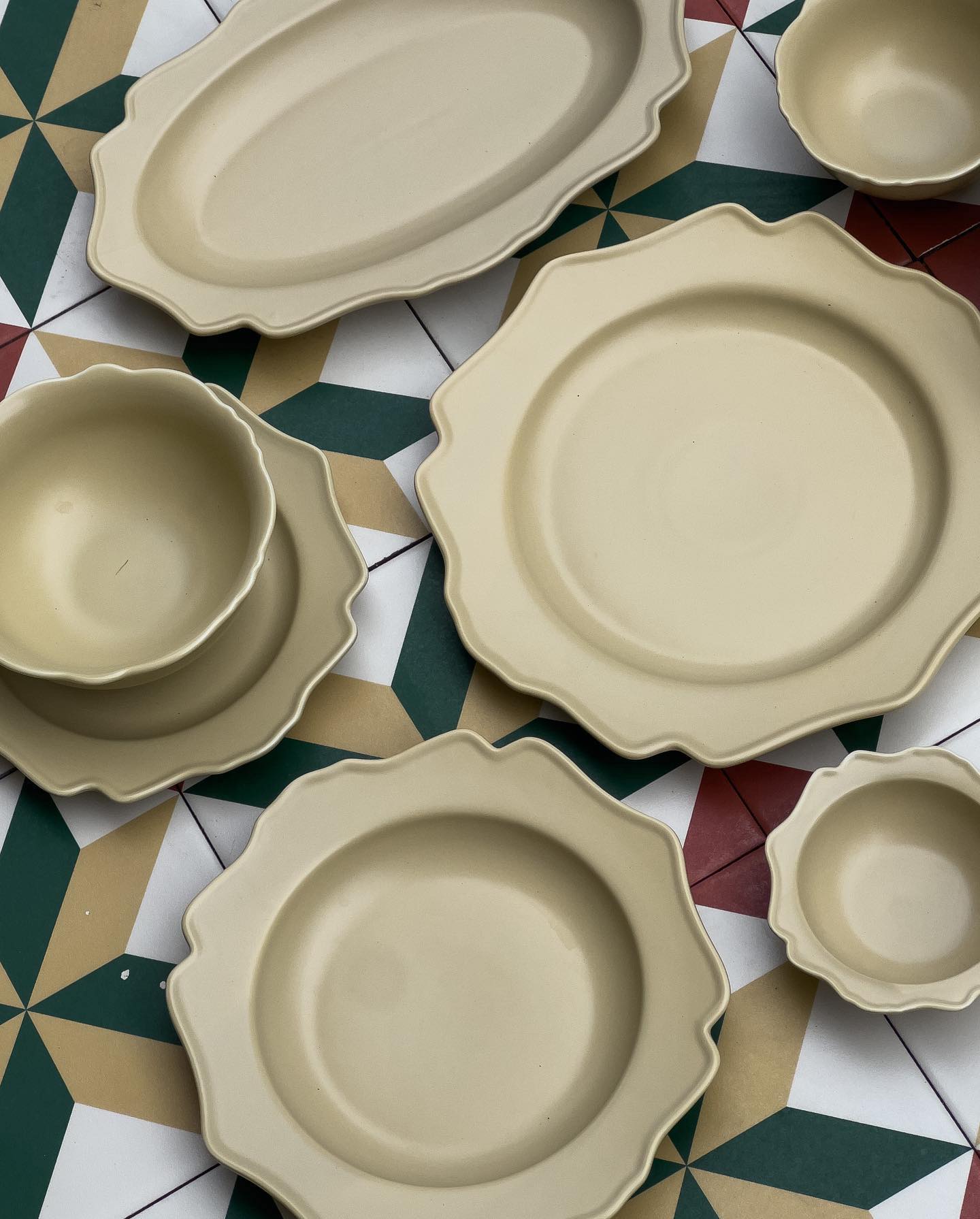 Veronica Beige Ceramic Plate