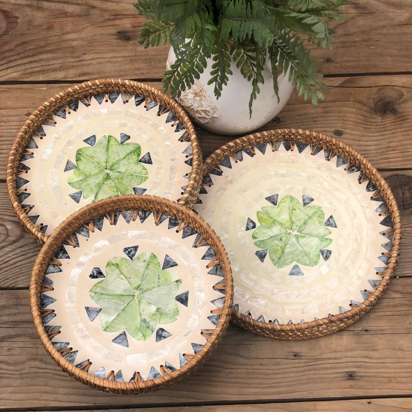 MURADITOHOME Mother of Pearl Round Tray Set of 3 (10.5,8.5,8 inch)