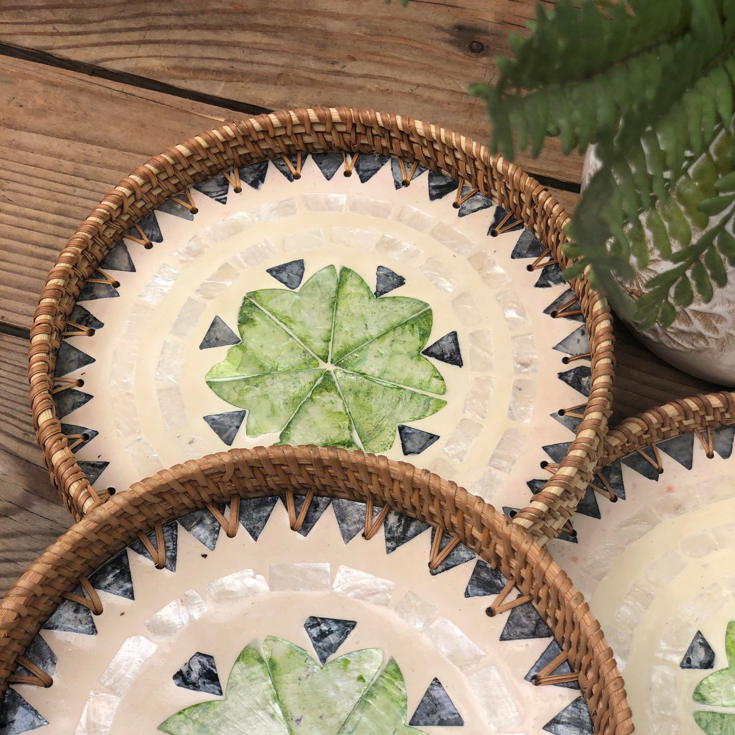 MURADITOHOME Mother of Pearl Round Tray Set of 3 (10.5,8.5,8 inch)