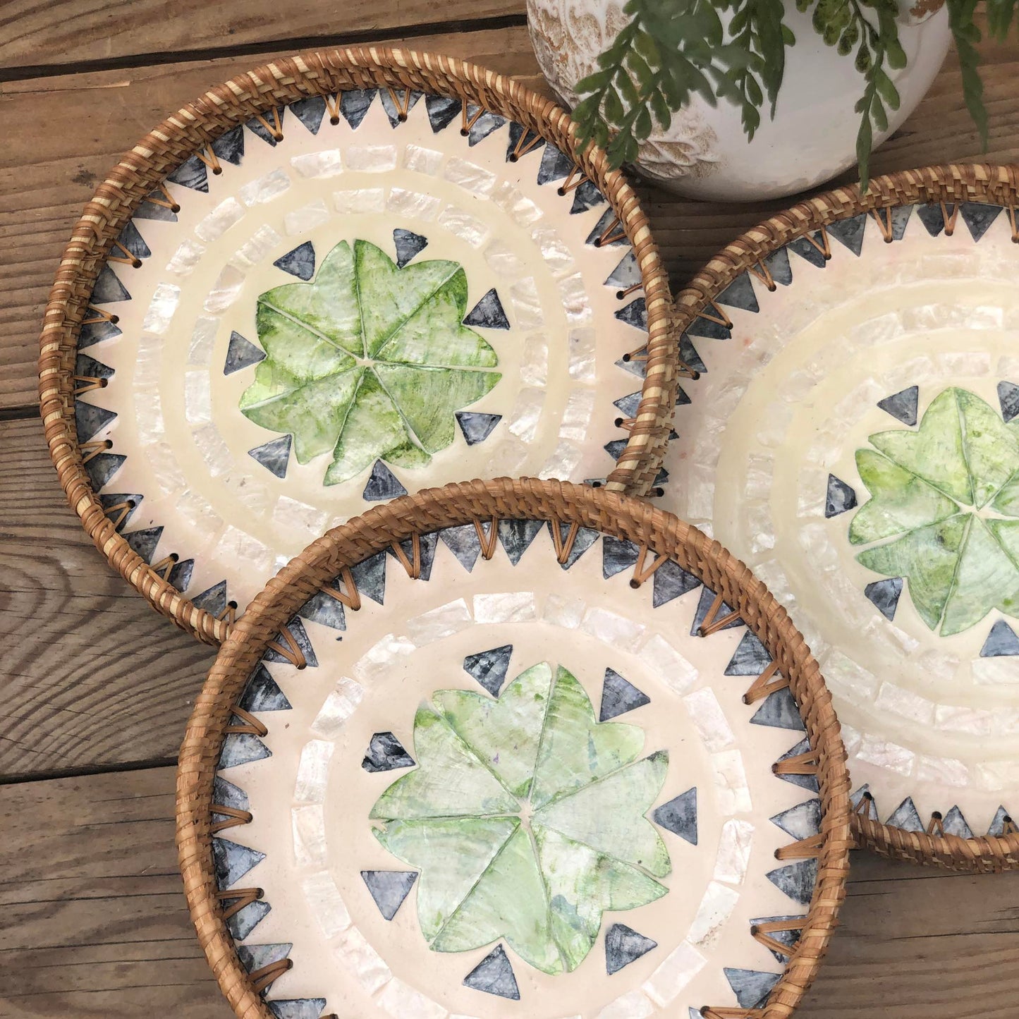 MURADITOHOME Mother of Pearl Round Tray Set of 3 (10.5,8.5,8 inch)
