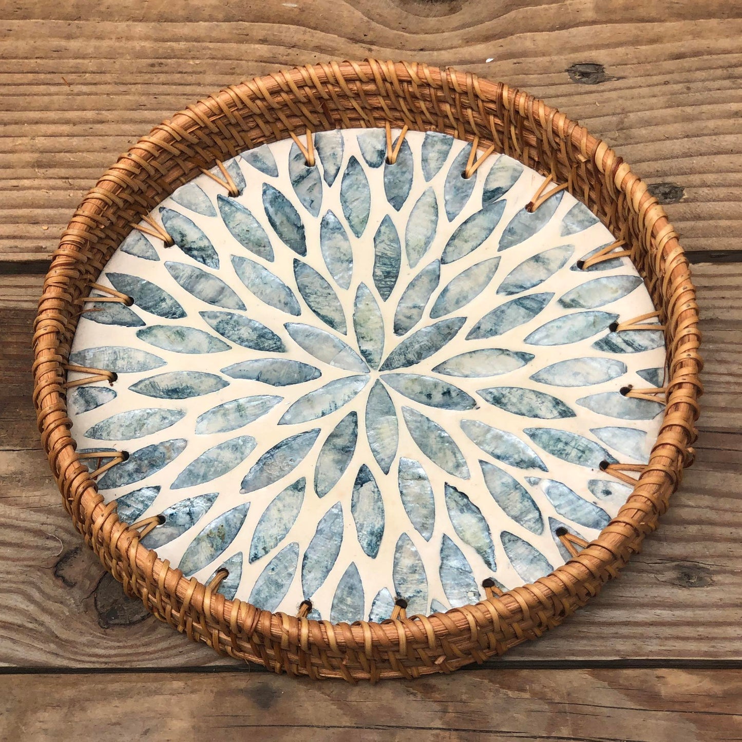 MURADITOHOME Mother of Pearl Round Tray Set of 3 (10.5,8.75,8 inch)
