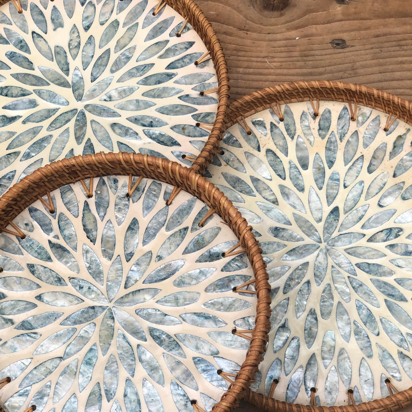 MURADITOHOME Mother of Pearl Round Tray Set of 3 (10.5,8.75,8 inch)
